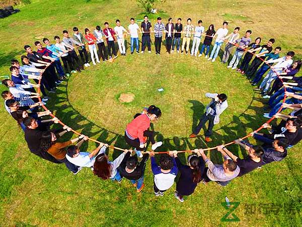 《2天1夜素質(zhì)拓展活動》—增強(qiáng)團(tuán)隊(duì)凝聚力，提升團(tuán)隊(duì)?wèi)?zhàn)斗力，培養(yǎng)團(tuán)隊(duì)協(xié)作精神