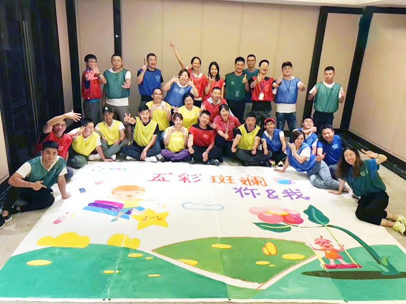 卡優(yōu)米團(tuán)隊拓展訓(xùn)練