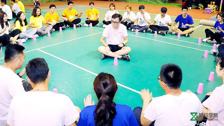 杯子舞2.jpg 杯子舞2.jpg