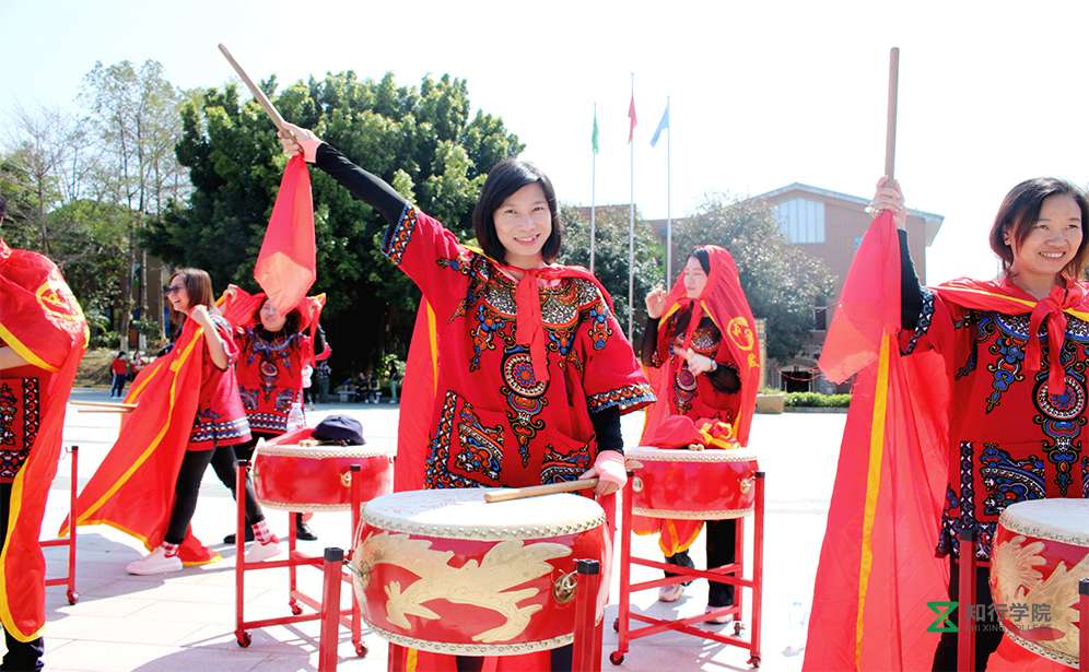 《中國(guó)鼓》