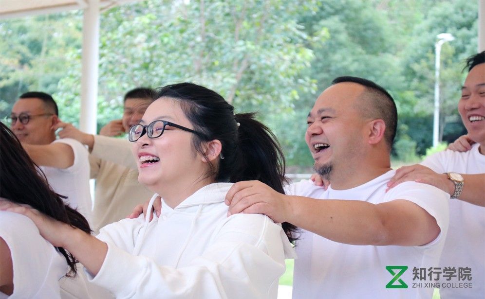 團(tuán)隊(duì)熱身.jpg 團(tuán)隊(duì)熱身.jpg