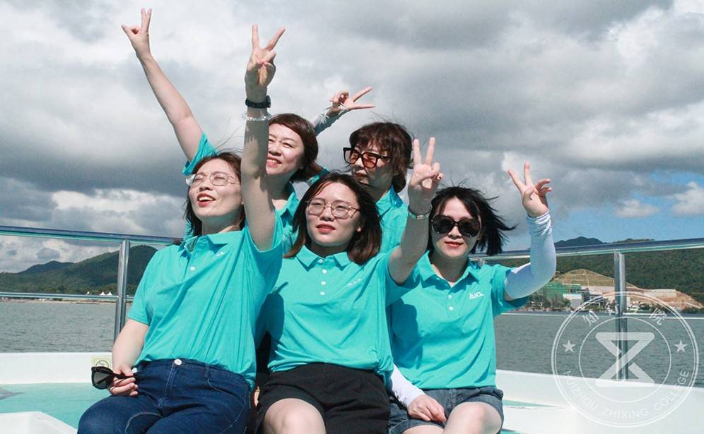 以化貿(mào)易出海游玩，知行團建公司巽寮灣出海游玩活動.JPG