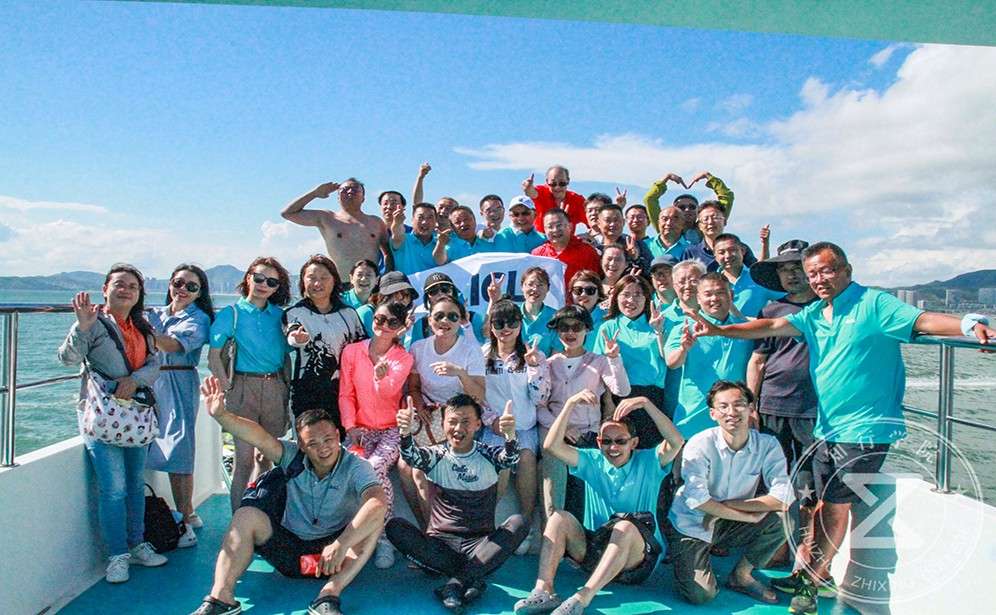 以化國際貿(mào)易有限公司2022年8月13號非洲鼓主題出海沙灘篝火活動