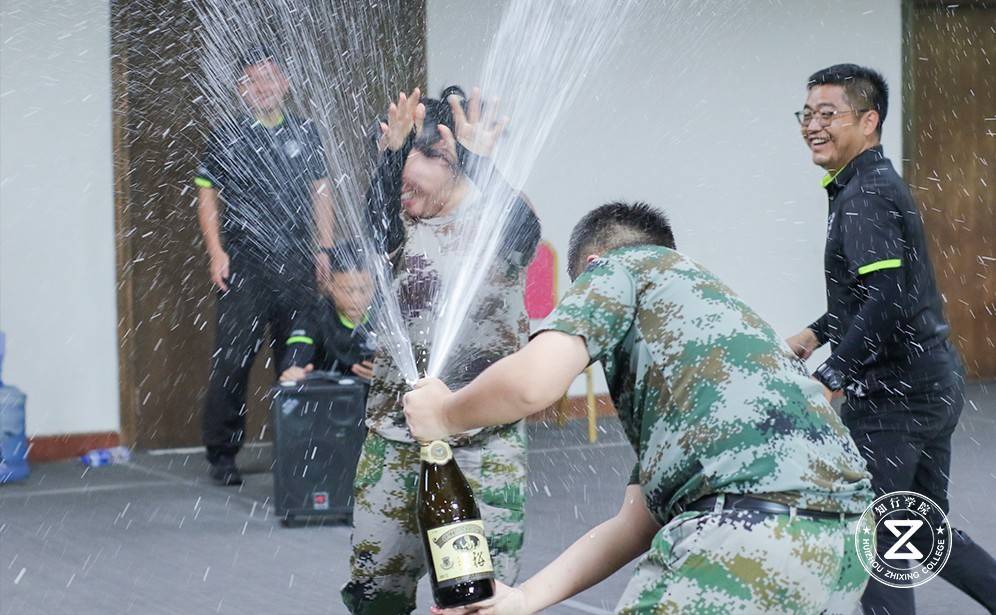 2024億緯鋰能檀香島魔鬼訓(xùn)練營12.jpg 2024億緯鋰能檀香島魔鬼訓(xùn)練營12.jpg